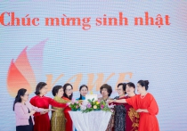 Cảm xúc Tháng 10 – Chạm Yêu Thương